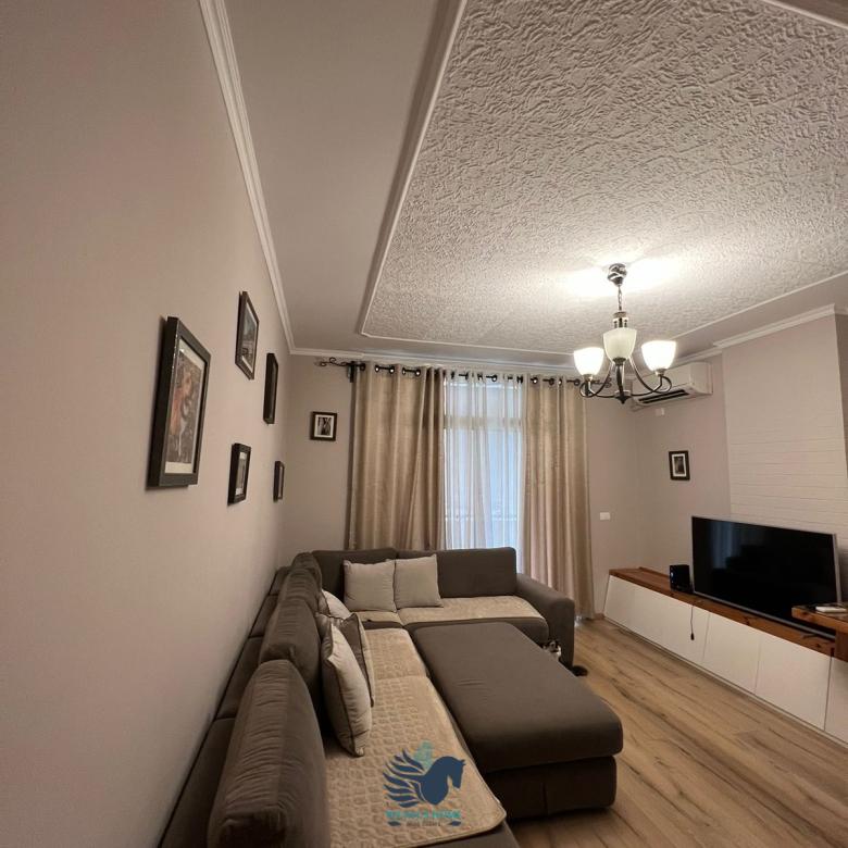 Tirane, jepet me qera apartament 1+1+Ballkon, Kati 3, 80 m² 600 € (tish Dahia)