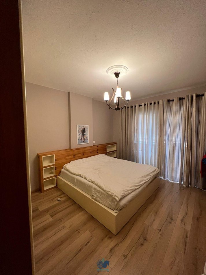 Tirane, jepet me qera apartament 1+1+Ballkon, Kati 3, 80 m² 600 € (tish Dahia)