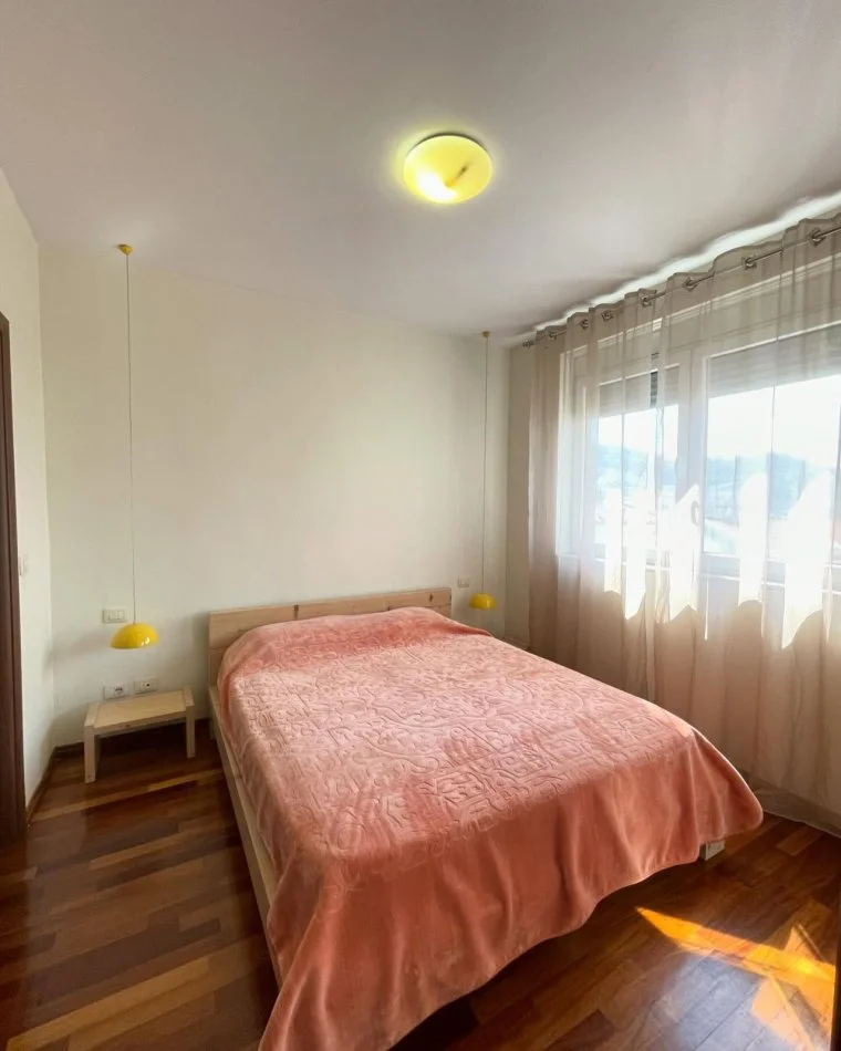 Tirane, jap me qera apartament duplex Dublex Kati 4, 165 m² 1.000 € (Kodra e Diellit)