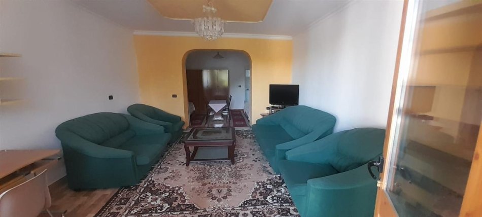 Tirane, jepet me qera apartament 1+1+Ballkon Kati 1, 54 m² 320 € (ne rrugen Xhanfize Keko Porcelan Tirane)