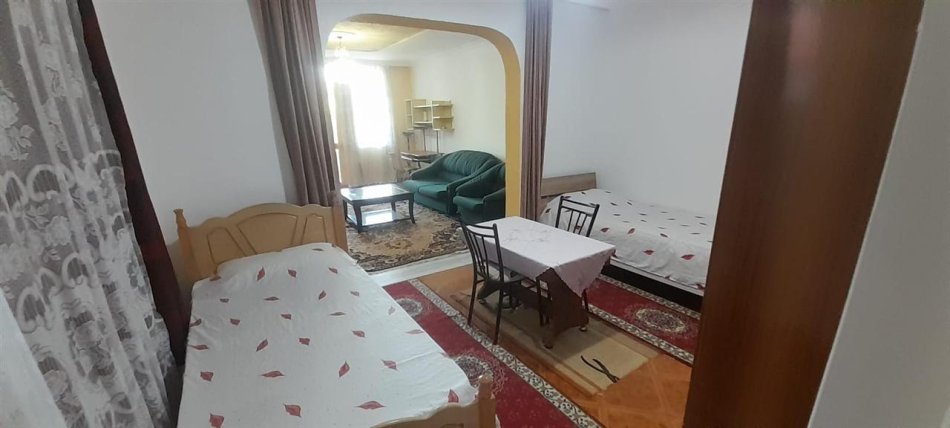 Tirane, jepet me qera apartament 1+1+Ballkon Kati 1, 54 m² 320 € (ne rrugen Xhanfize Keko Porcelan Tirane)