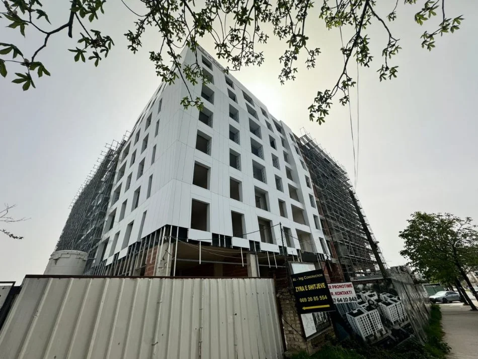 Tirane, shitet apartament 2+1, Kati 6, 