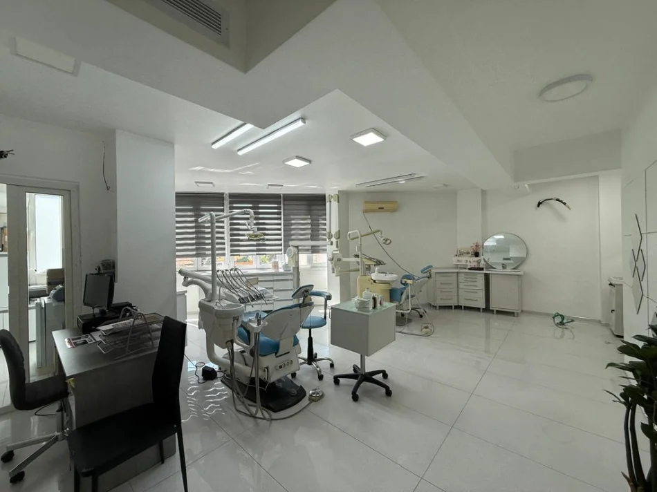 Tirane, shitet ambjent biznesi Kati 1, 74 m² 275.000 € (ZOGU I ZI)
