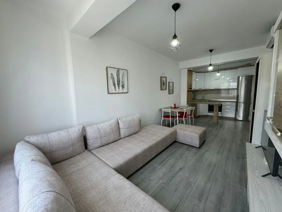 Tirane, jepet me qera apartament 2+1 Kati 7, 65 m² 500 € (jordan misja)