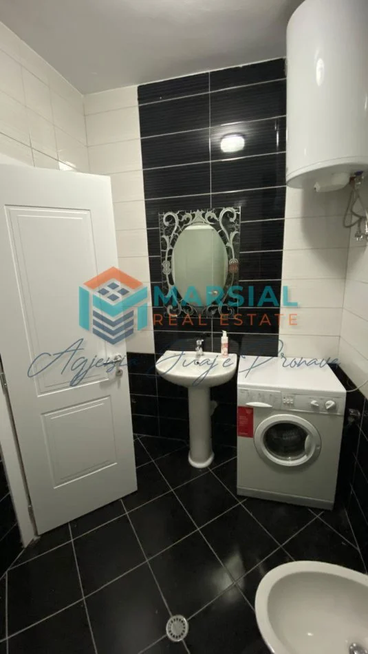 Tirane, jepet me qera apartament 2+1+Ballkon Kati 4, 100 m² 510 € 