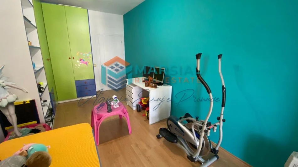 Tirane, jepet me qera apartament 2+1+Ballkon Kati 4, 100 m² 510 € 