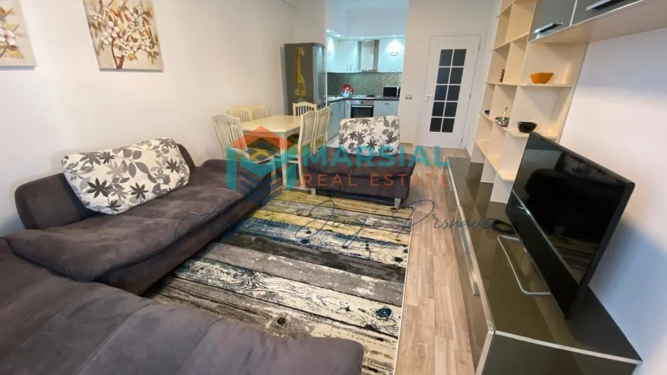 Tirane, jepet me qera apartament 2+1+Ballkon Kati 4, 100 m² 510 € 