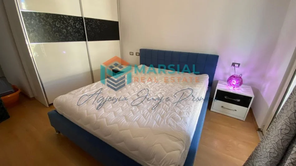 Tirane, jepet me qera apartament 2+1+Ballkon Kati 4, 100 m² 510 € 