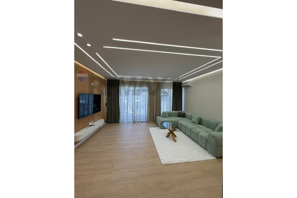 Tirane, shitet apartament 2+1 , 114 m²  (Yzberisht)