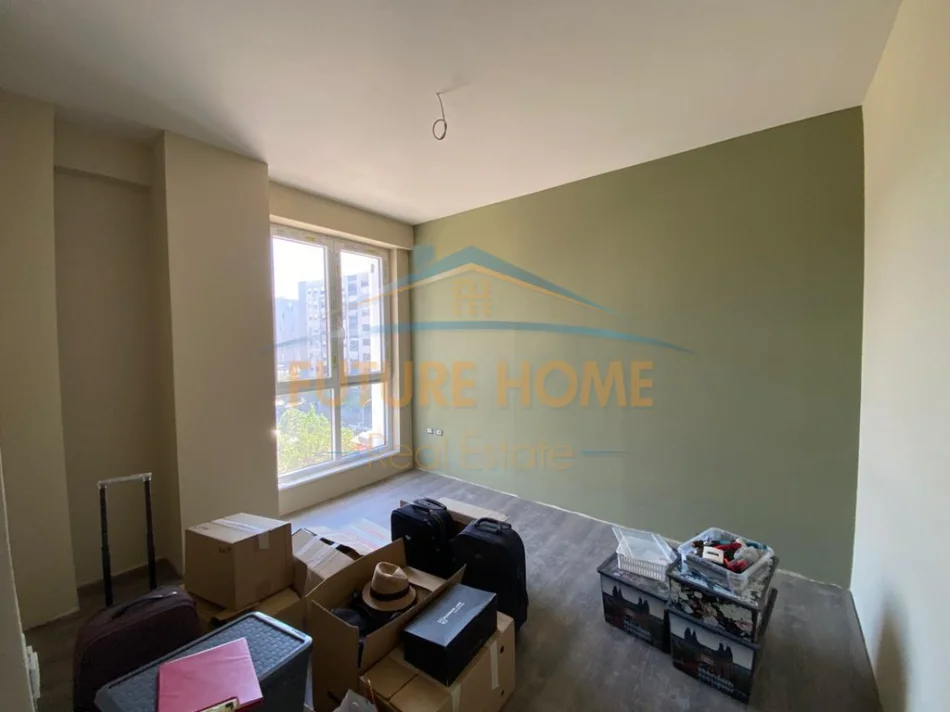 Tirane, shitet apartament 3+1+2 Kati 4, 136 m² 418.000 € (KOMUNA E PARISIT , Pranë White Cloud Residence.)