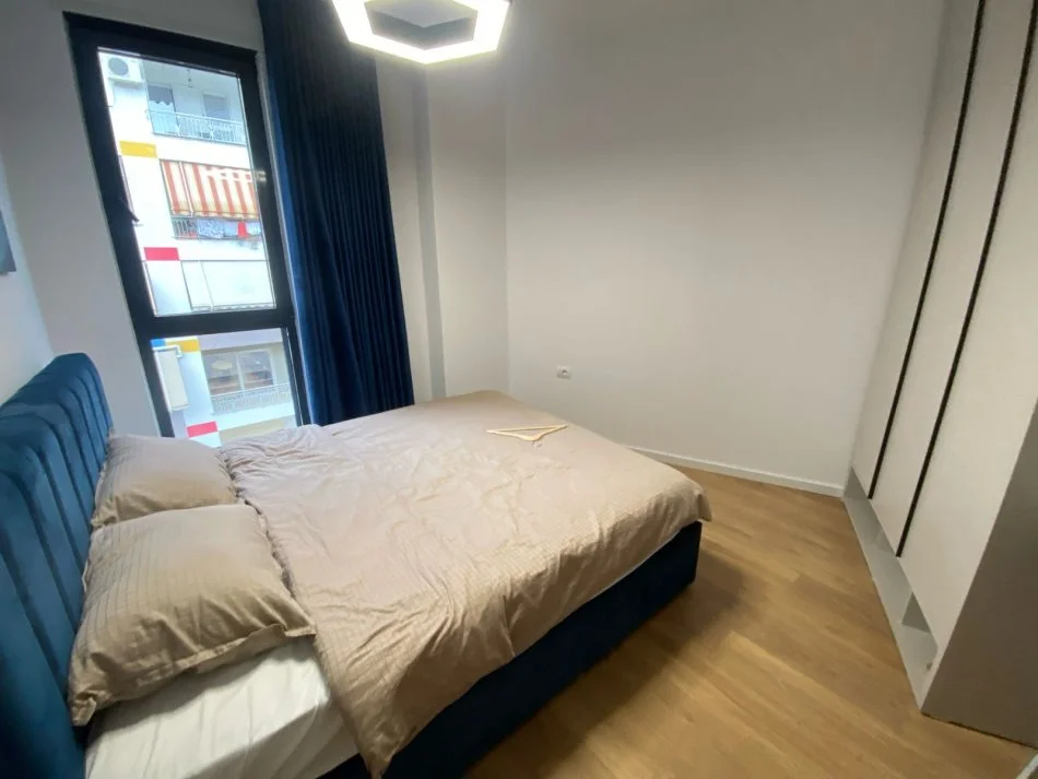 Tirane, jepet me qera apartament 1+1+Ballkon Kati 6, 65 m² 650 € (Kopshti Botanik Zoologjik)