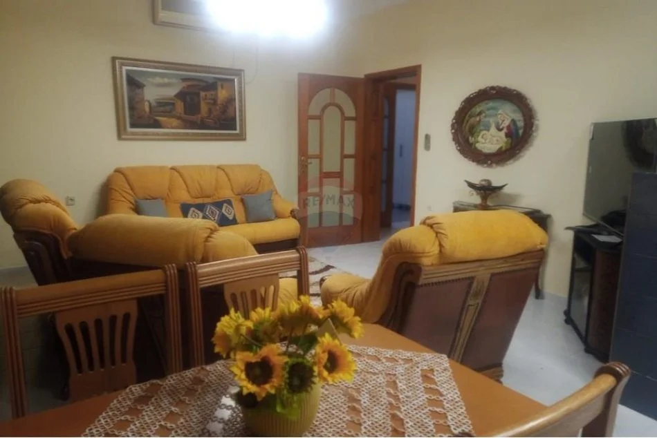 Tirane, jepet me qera apartament 2+1 Kati 2, 120 m² 600 € (Kodra e Priftit, Porcelan)