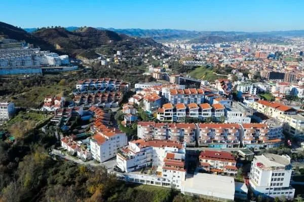 Tirane, jepet me qera apartament 1+1 Kati 1, 60 m² 400 € (Kodra e Diellit)