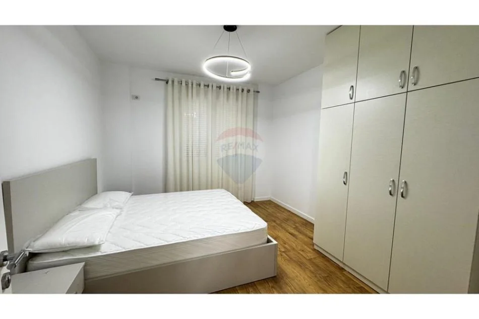 Tirane, jepet me qera apartament 1+1 Kati 1, 60 m² 350 € (kodra e priftit)