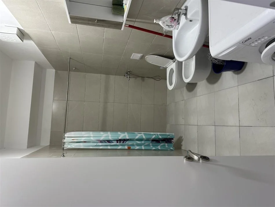 Tirane, jepet me qera apartament 1+1+Ballkon Kati 1, 70 m² 400 € (rruga e Zallit)