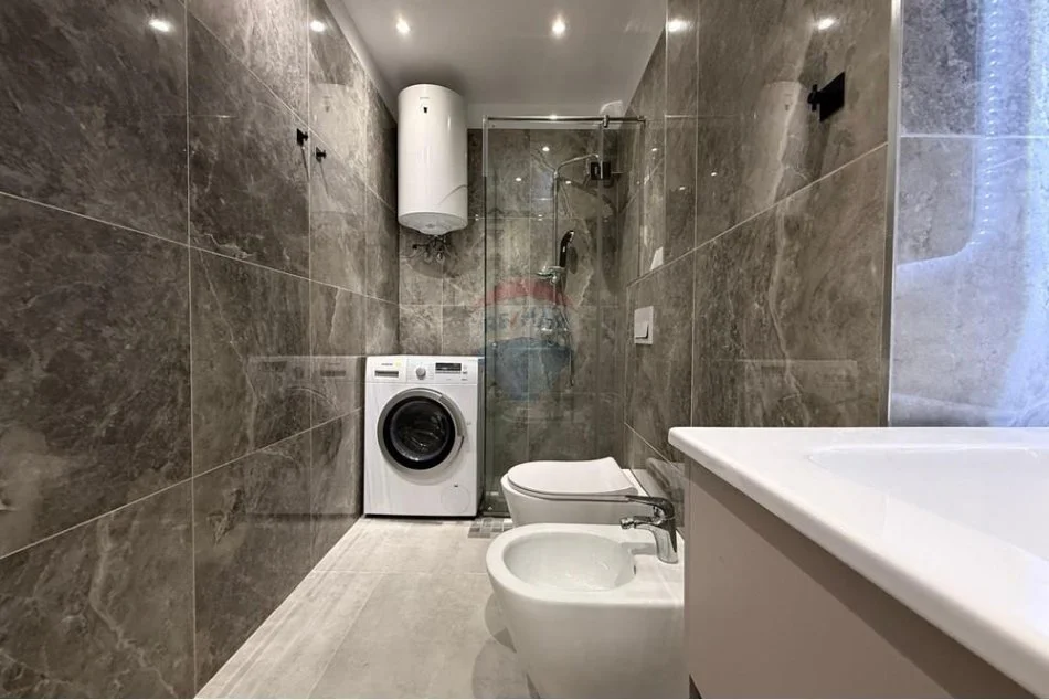 Tirane, jepet me qera apartament 1+1 Kati 1, 60 m² 600 € (Kodra e diellit)