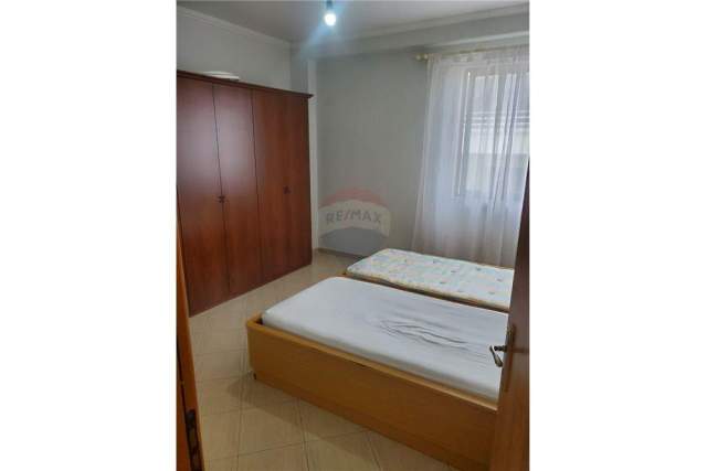Tirane, jepet me qera apartament 3+1 Kati 3, 115 m² 400 Euro (Kodra e Diellit)