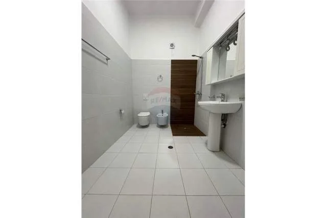 Tirane, jepet me qera apartament duplex Dublex 108 m² 1.500 Euro (Kodra e Diellit)