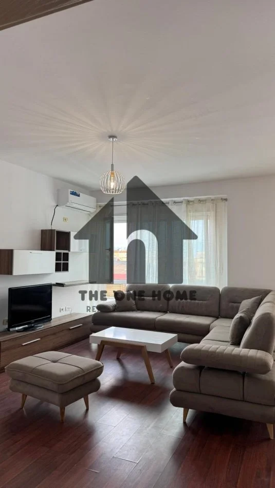 Tirane, jepet me qera apartament 2+1+Ballkon Kati 7, 110 m² 700 € (Kodra Diellit)