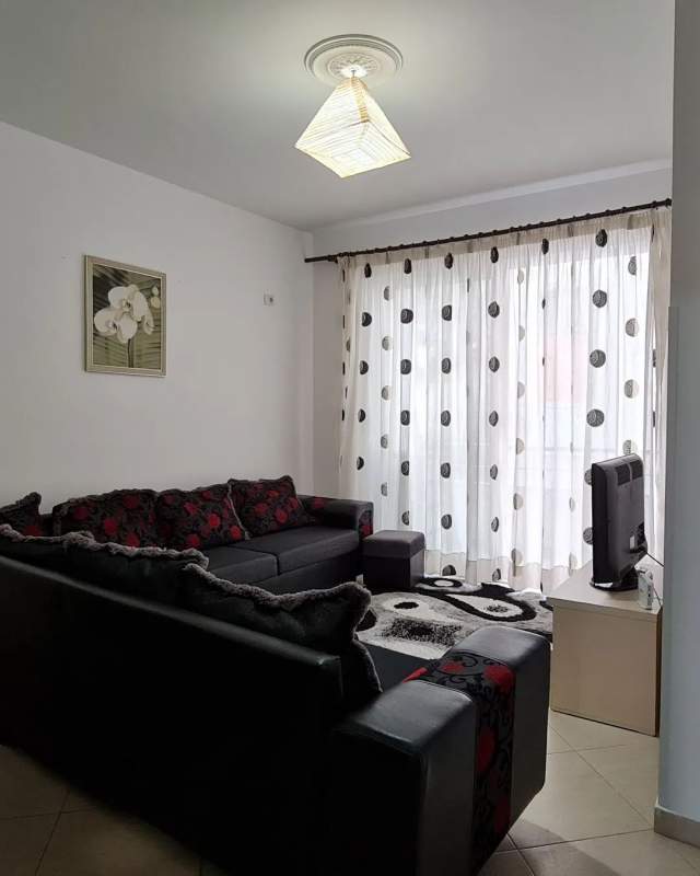 Tirane, jepet me qera apartament 1+1+A Kati 3, 75 m² 330 Euro (Kodra e Diellit)
