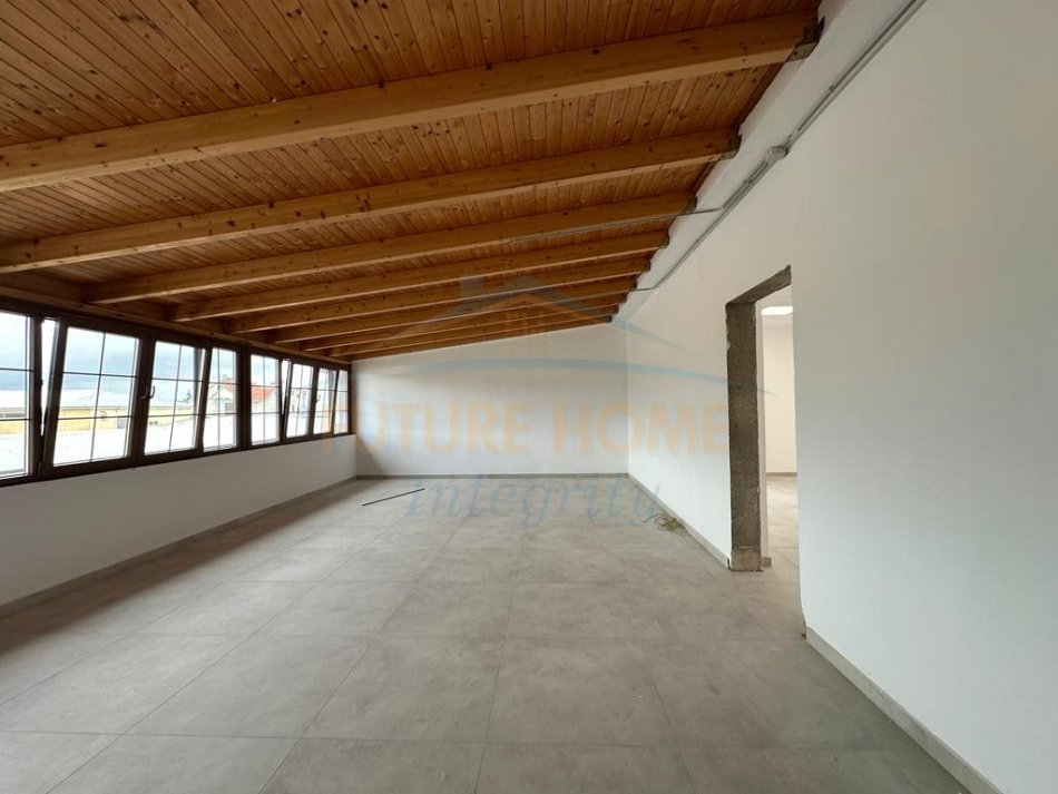 Tirane, jepet me qera vetem 1 dhome Kati 2, 354 m² 1.500 € 