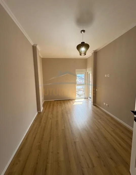 Tirane, shes apartament 2+1+Ballkon Kati 7, 91 m² 205.000 € (rr. Xhanfize Keko)