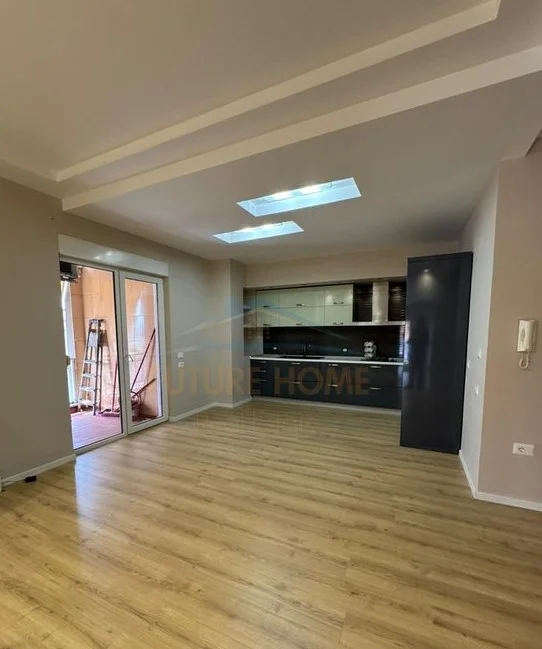 Tirane, shes apartament 2+1+Ballkon Kati 7, 91 m² 205.000 € (rr. Xhanfize Keko)