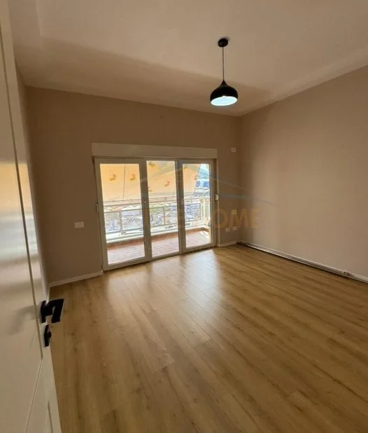 Tirane, shes apartament 2+1+Ballkon Kati 7, 91 m² 205.000 € (rr. Xhanfize Keko)