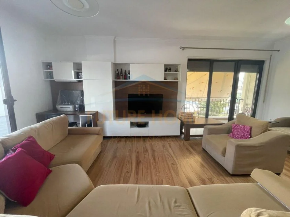 Tirane, shitet apartament 2+1 Kati 4, 57 m² 135.000 € (Rruga e Barrigadave)