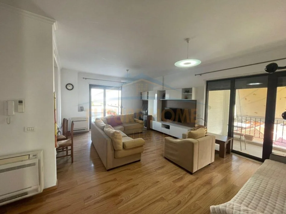 Tirane, shitet apartament 2+1 Kati 4, 57 m² 135.000 € (Rruga e Barrigadave)