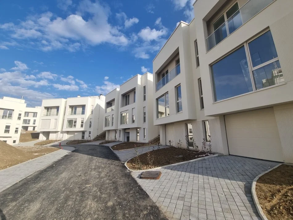 Tirane, shitet 3 Katshe , 197 m² 370.000 € (Aba Residence)