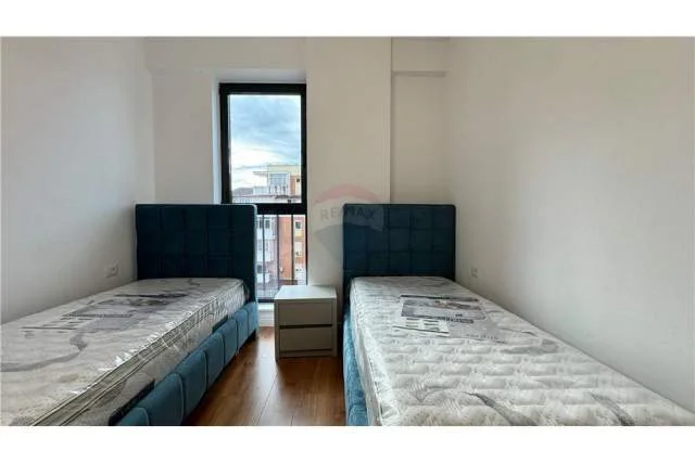 Tirane, jepet me qera apartament 2+1 115 m² 1.200 Euro (Kompleksi Olimpik)