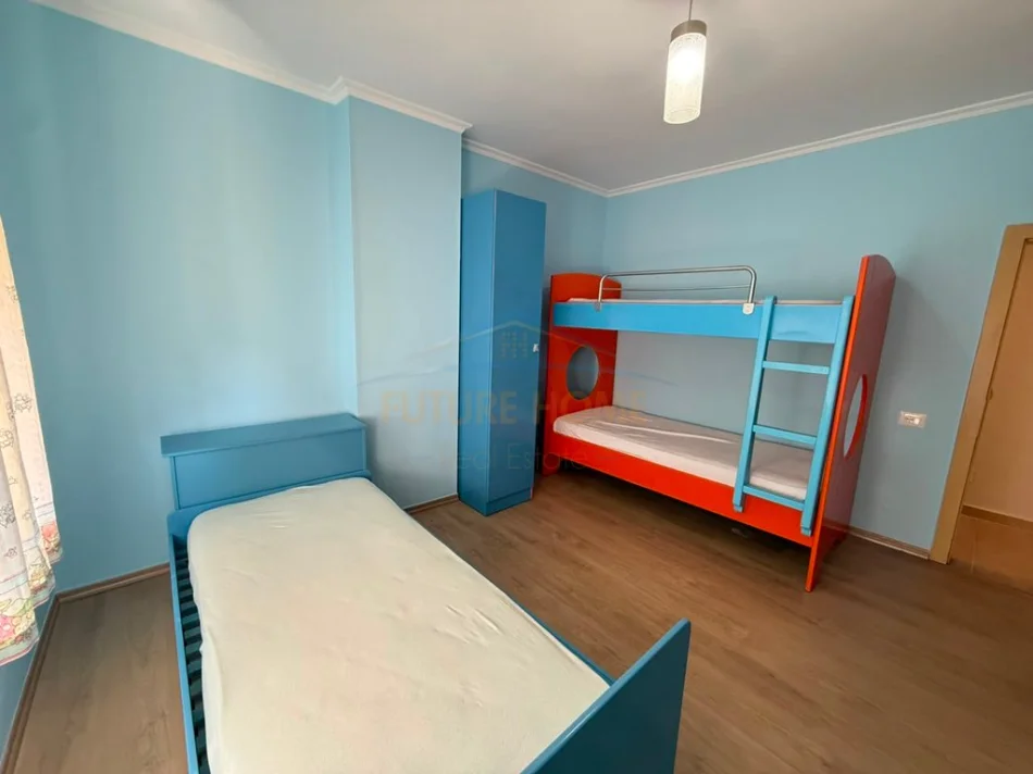 Tirane, jepet me qera apartament 2+1 Kati 4, 110 m² 80,000 Leke (KOMUNA E PARISIT)