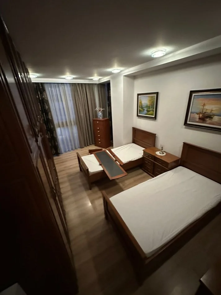 Tirane, shitet apartament duplex 2+1+Aneks+Ballkon Kati 6, 130 m² 320.000 € (Komuna Parisit)