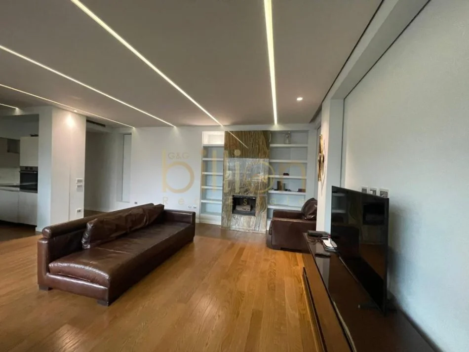 Tirane, shitet apartament 2+1+Ballkon Kati 8, 190 m² (rruga kajo karafili)