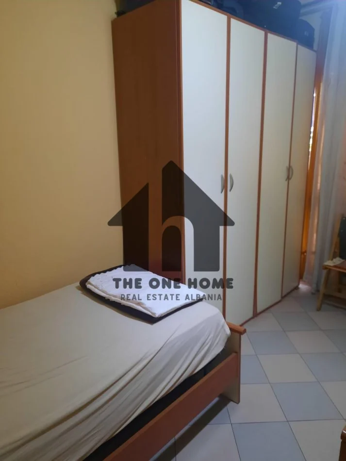 Tirane, jepet me qera apartament 3+1+Ballkon Kati 2, 120 m² 750 € (KOMUNE PARISIT)