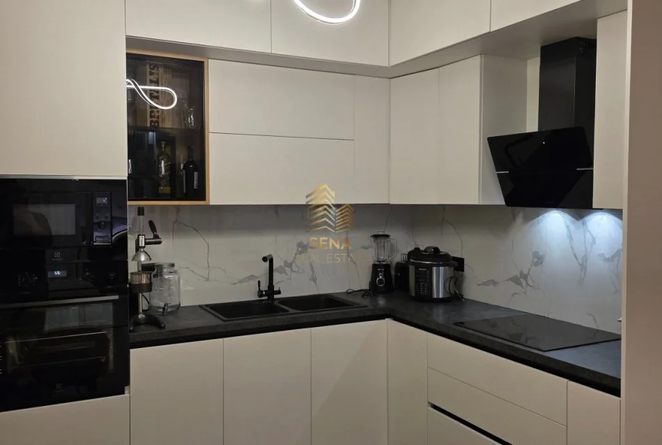 Tirane, shitet apartament 2+1+Ballkon Kati 1, 113 m² 365.000 € (Komuna e Parisit, Kika 3)