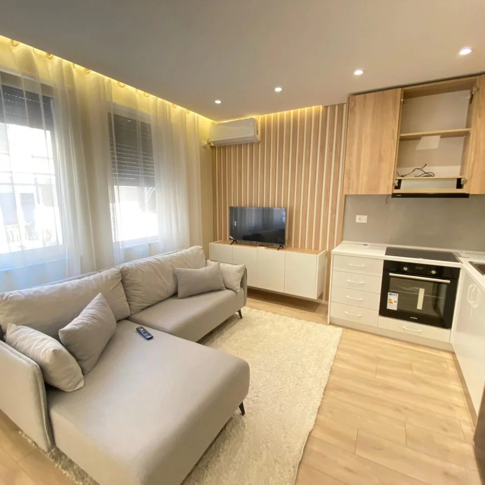 Tirane, shitet apartament 1+1 Kati 2, 55 m² 125.000 € (Mbikalimi i Komunes se Parisit)