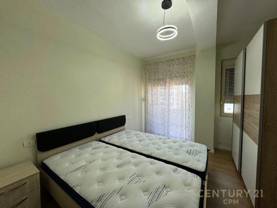 Tirane, jepet me qera apartament 1+1 Kati 10, 65 m² 550 € (Komuna E Paraisit)
