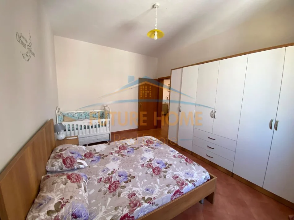Tirane, jepet me qera apartament 2+1 Kati 6, 75 m² 650 € (KOMUNA E PARISIT)