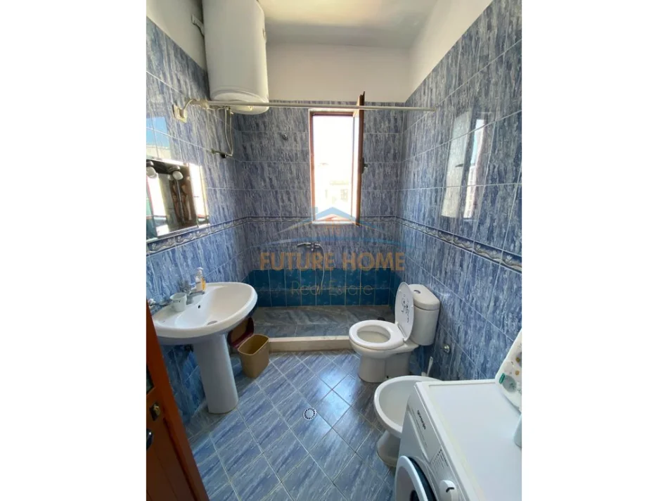 Tirane, jepet me qera apartament 2+1 Kati 6, 75 m² 650 € (KOMUNA E PARISIT)