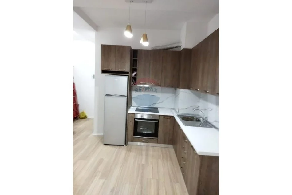 Tirane, shitet apartament 1+1 Kati 4, 63 m² 157.000 € (Kompleksi Kontakt)