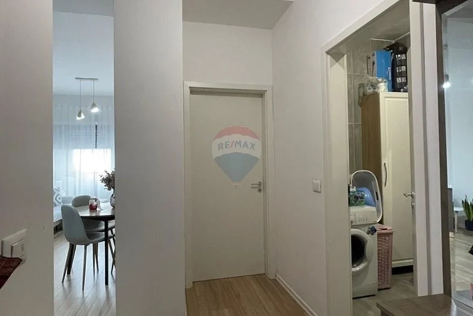 Tirane, shitet apartament 1+1 Kati 4, 63 m² 157.000 € (Kompleksi Kontakt)