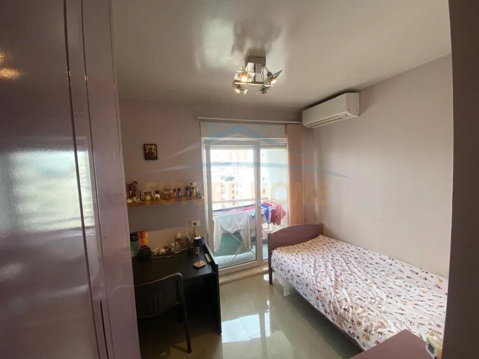 Tirane, shitet apartament 3+1 Kati 9, 98 m² 290.000 € (KOMPLEKSI KONTAKT , 21 Dhjetori)