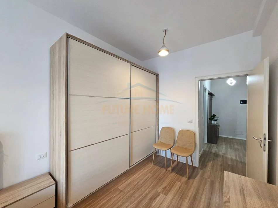 Tirane, jepet me qera apartament 1+1 Kati 3, 63 m² 600 € (Kompleksi Kontakt , 21 Dhjetori)