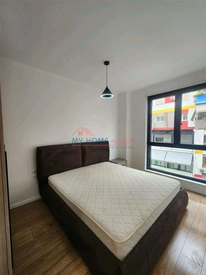 Tirane, jepet me qera apartament 2+1+Ballkon Kati 3, 115 m² 1.000 € (Rruga Shyqyri Brari)