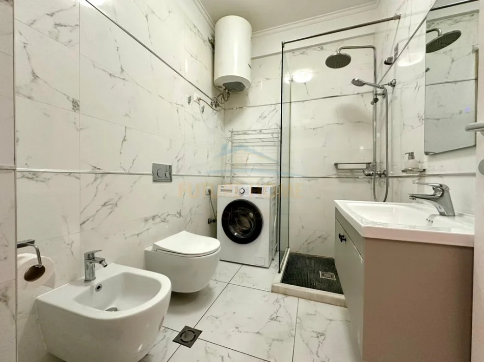 Tirane, jepet me qera apartament 3+1+2 Kati 1, 130 m² 1.300 € (KOPSHTI BOTANIK)