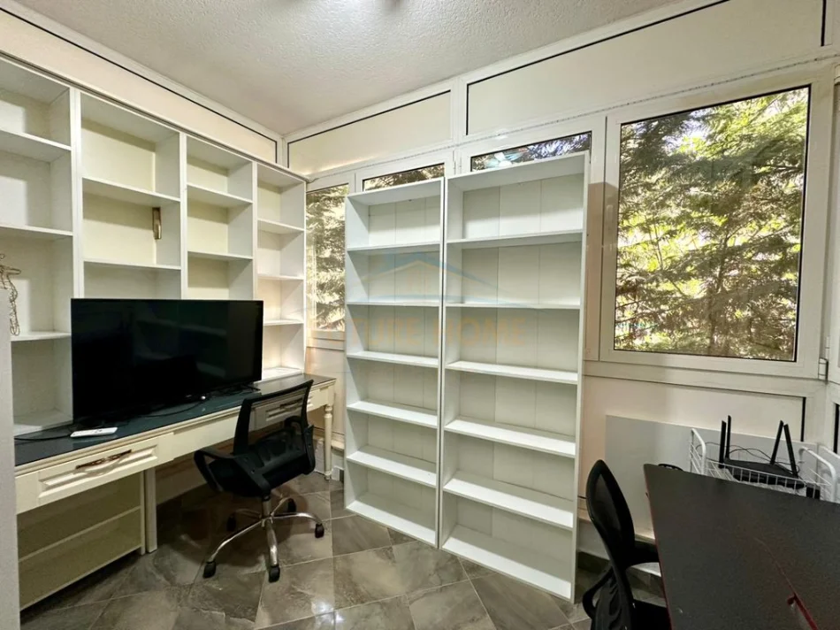 Tirane, jepet me qera apartament 3+1+2 Kati 1, 130 m² 1.300 € (KOPSHTI BOTANIK)