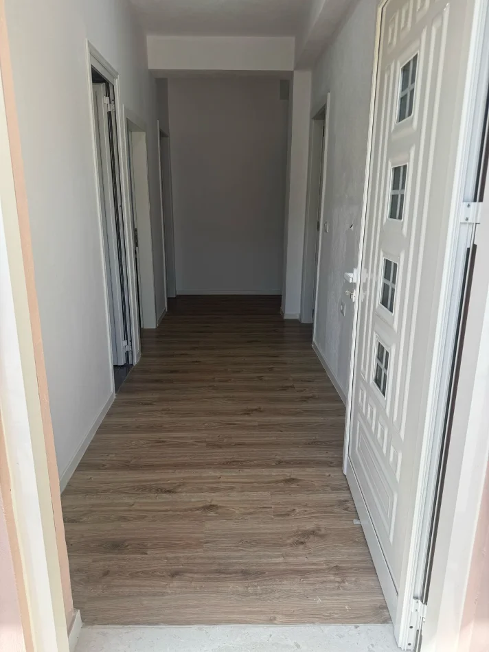 Tirane, jepet me qera apartament 2+1 Kati 0, 120 m² 350 € (farke , liqeni i farkes)