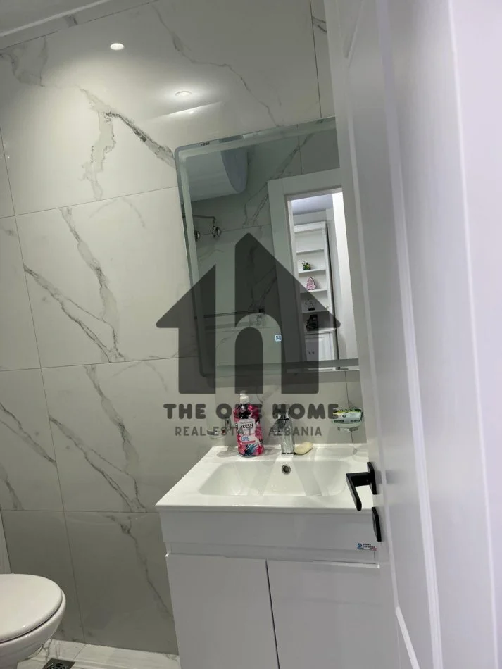 Shqiperi, jepet me qera apartament 1+1+Ballkon Kati 9, 78 m² 1.000 € (Rruga Kosovarve)